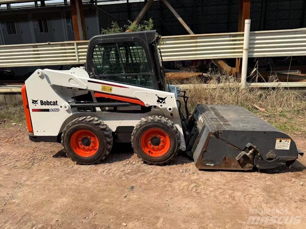 Bobcat S 550 Smykem řízené nakladače
