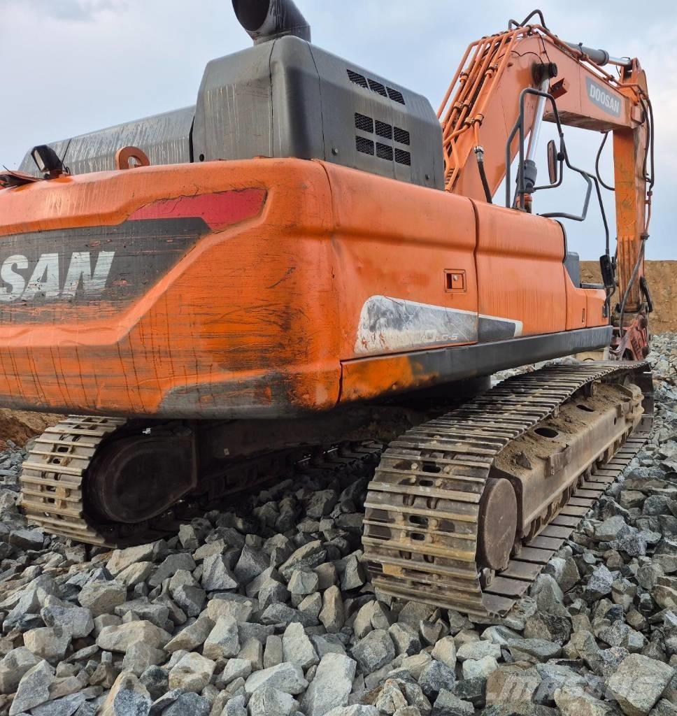 Doosan DX 300 LC-5 Pásová rýpadla