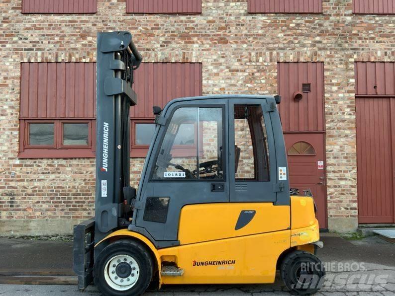Jungheinrich EFG 550 Akumulátorové vozíky