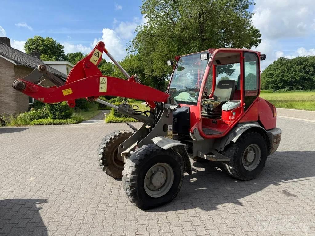 Komatsu WA70-5 Kolové nakladače
