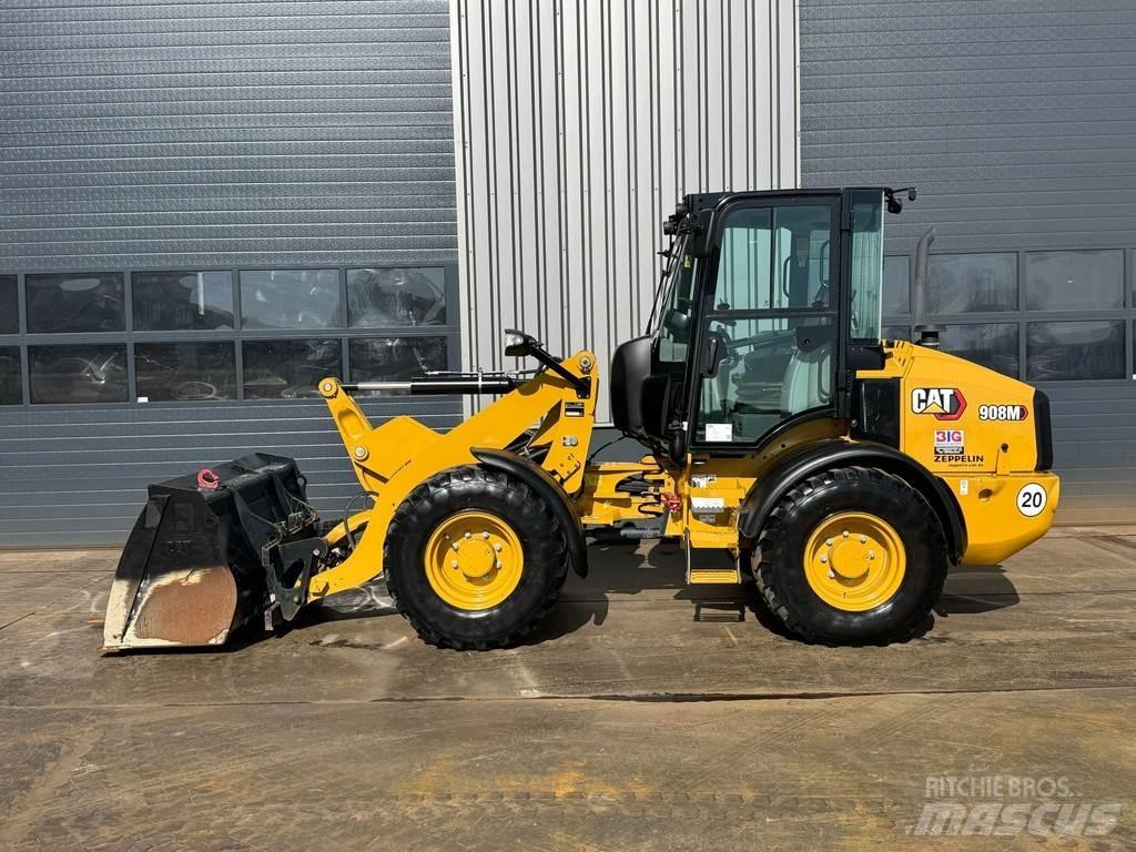 CAT 908M Kolové nakladače