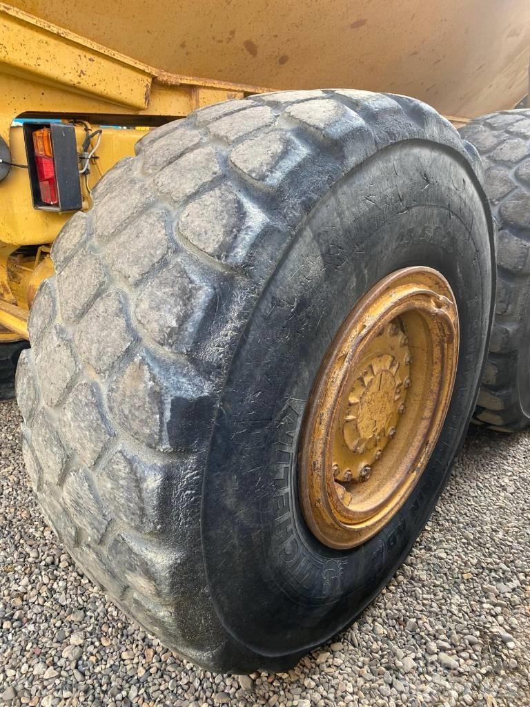 CAT 725 Kloubové dempry