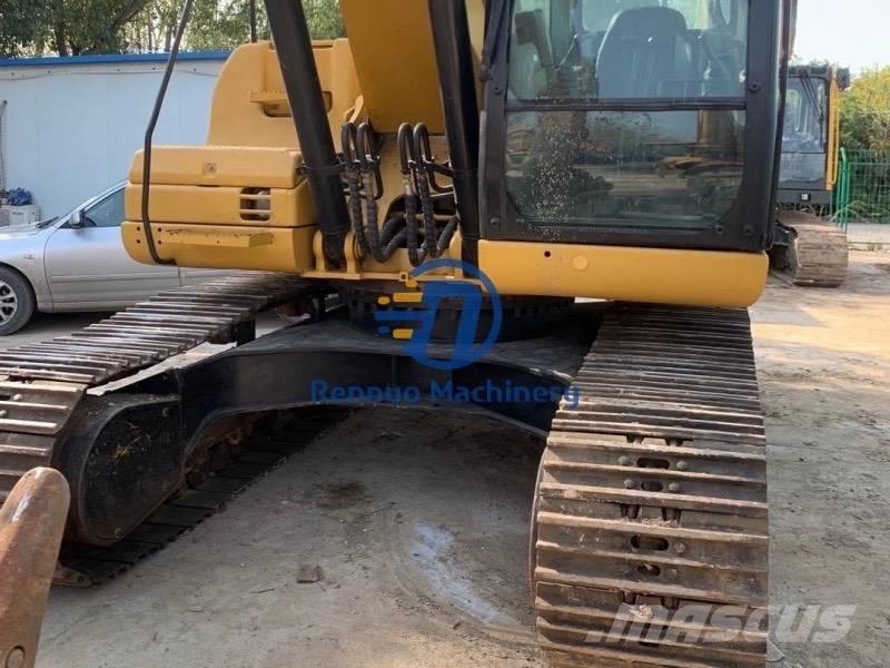 CAT 320 D Midi rýpadla 7t - 12t