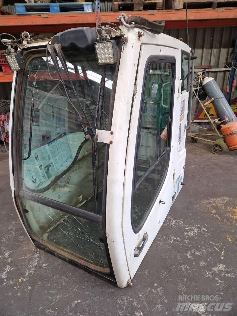 Liebherr A 904 C Kabiny a interiér