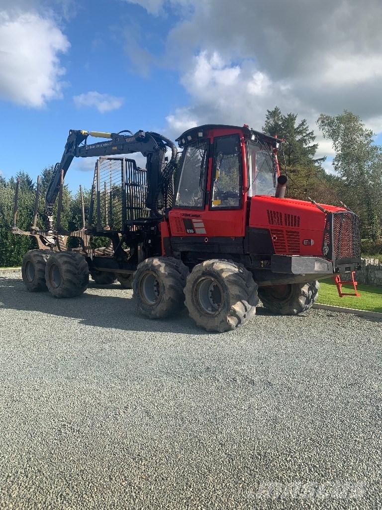 Komatsu 835 Vyvážecí traktory