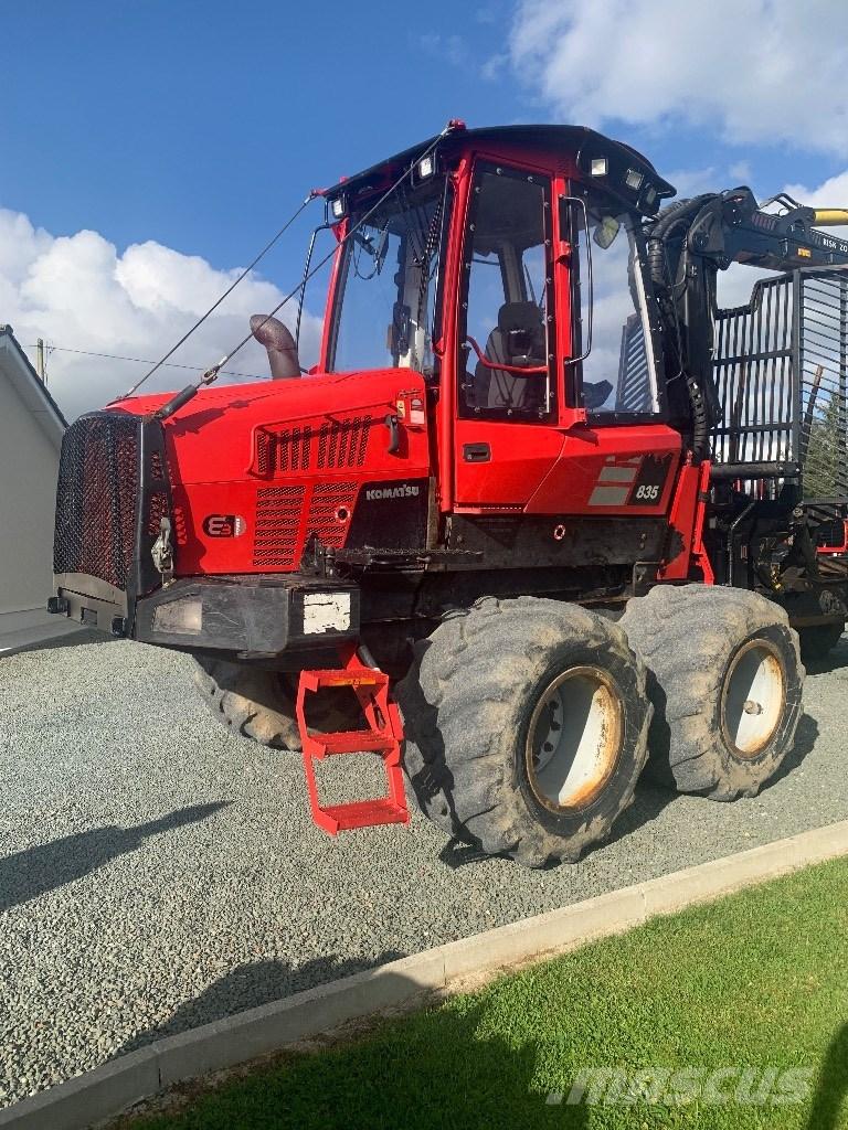 Komatsu 835 Vyvážecí traktory