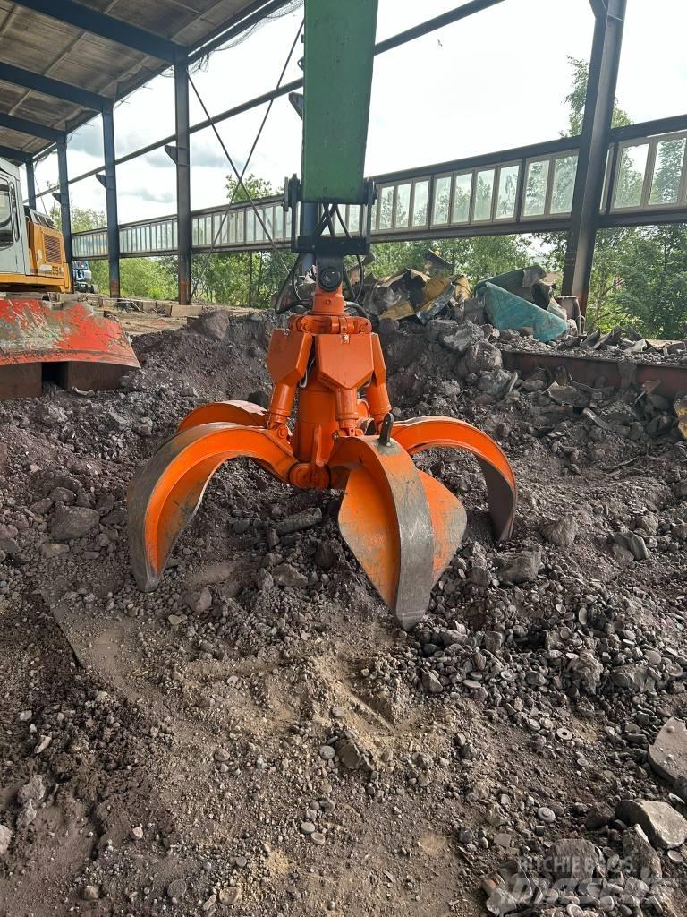 Sennebogen 835 Stroje pro manipulaci s odpadem