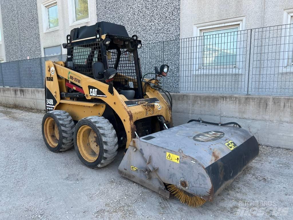 CAT 248 B HF-XPS Smykem řízené nakladače