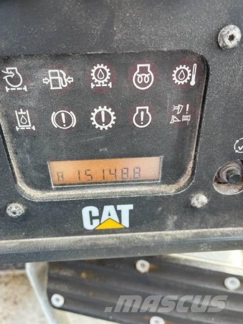 CAT D 6 T LGP Pásové dozery