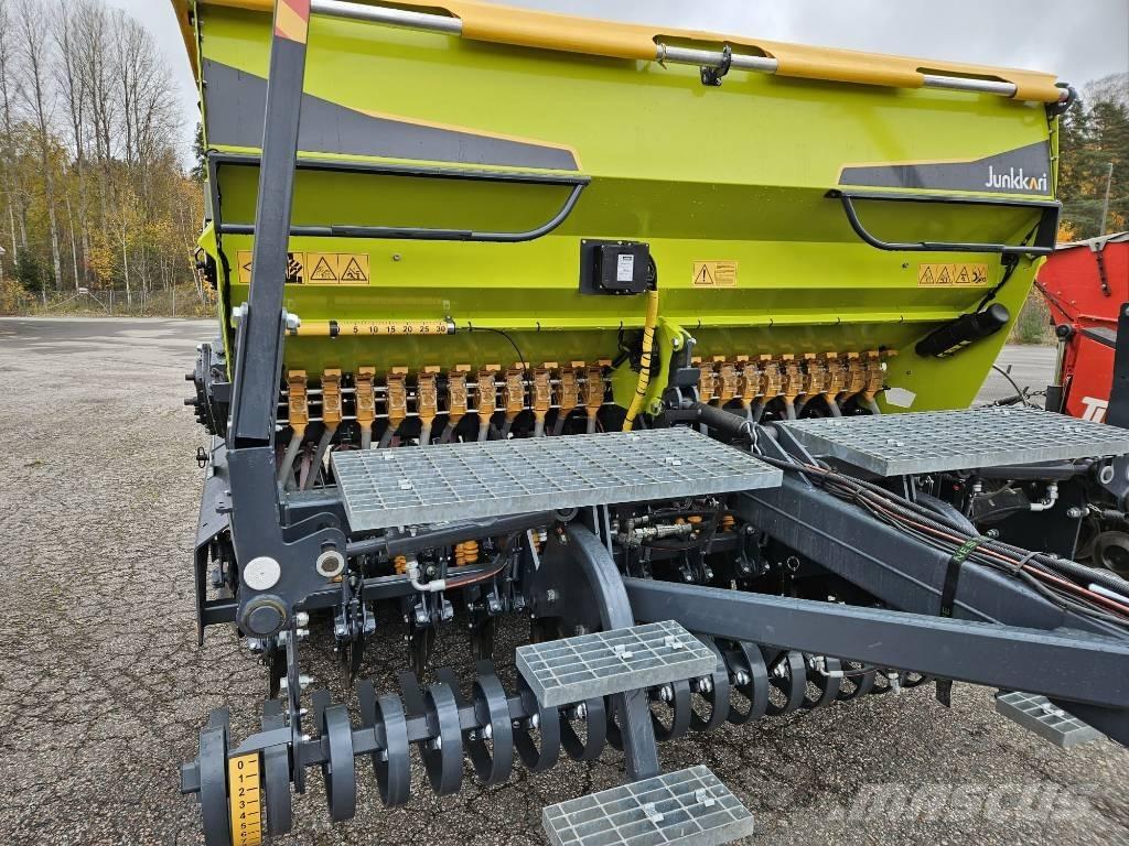 Junkkari T300 Kombinované secí stroje