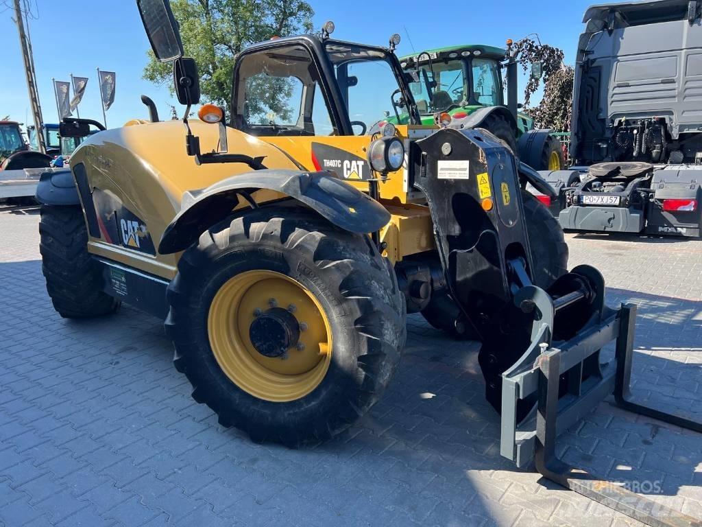 CAT TH 407 C Teleskopické manipulátory