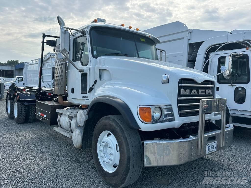 Mack CV 713 Lanový nosič kontejnerů