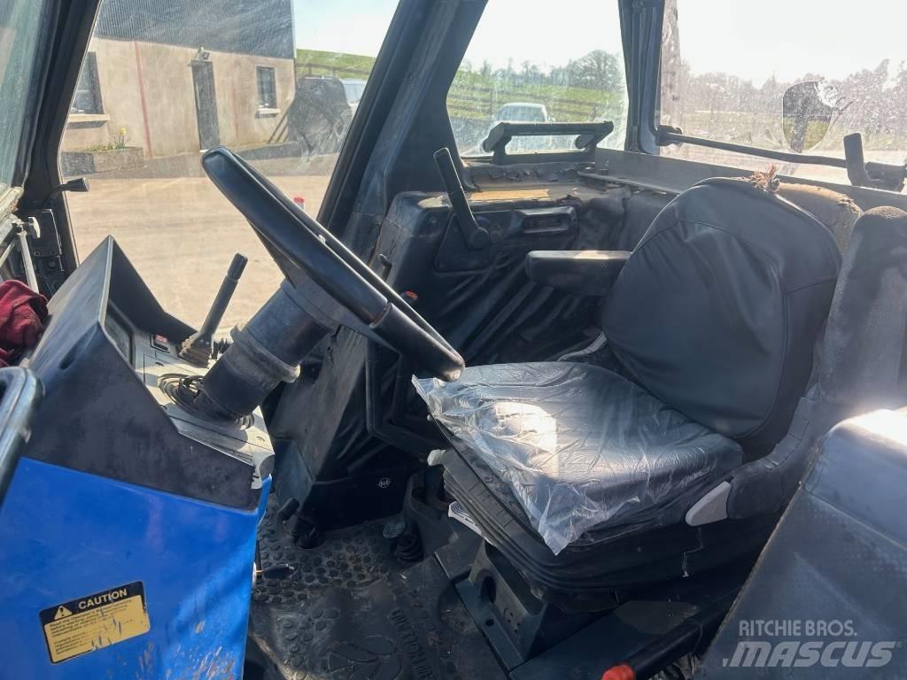 New Holland 110-90 Traktory