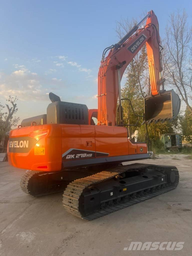 Develon DX270HD-10 Pásová rýpadla