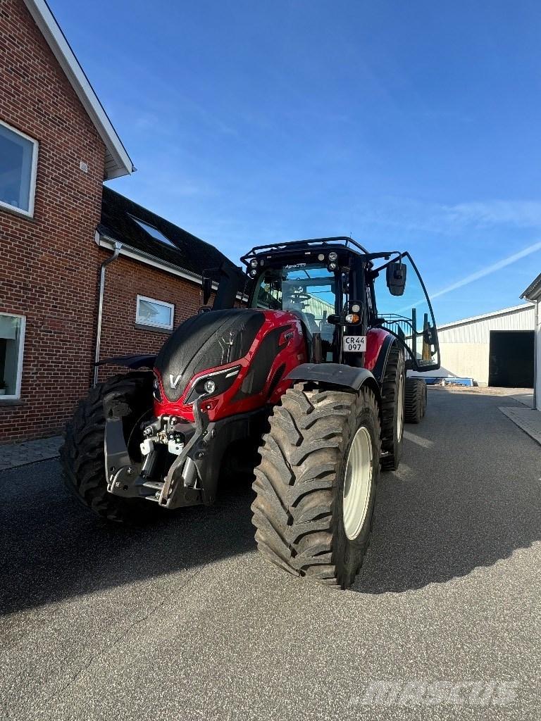 Valtra T 214 D Lesní traktory