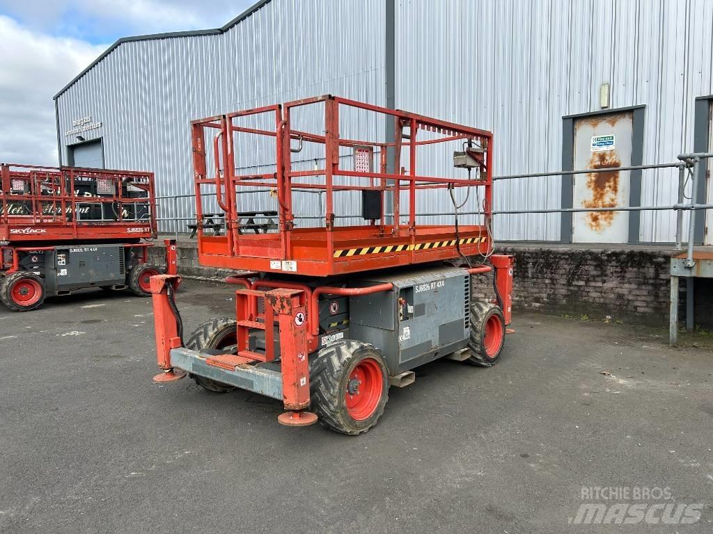 SkyJack SJ 6826 RT Nůžková zvedací plošina
