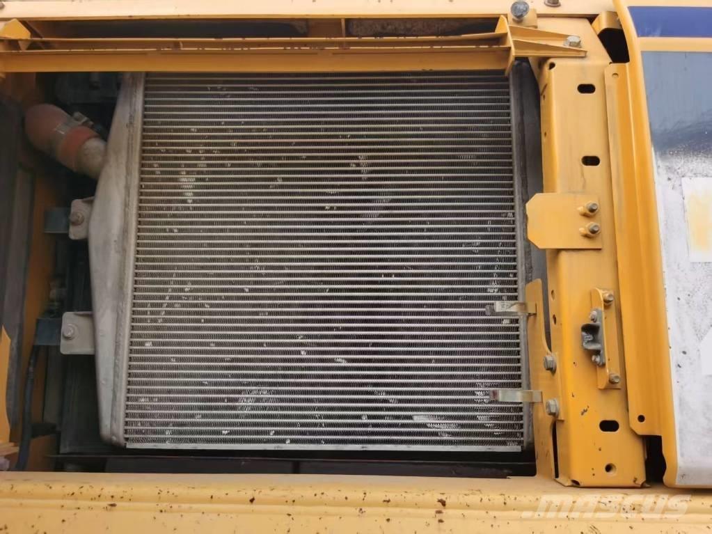 Komatsu PC 450-8 Pásová rýpadla