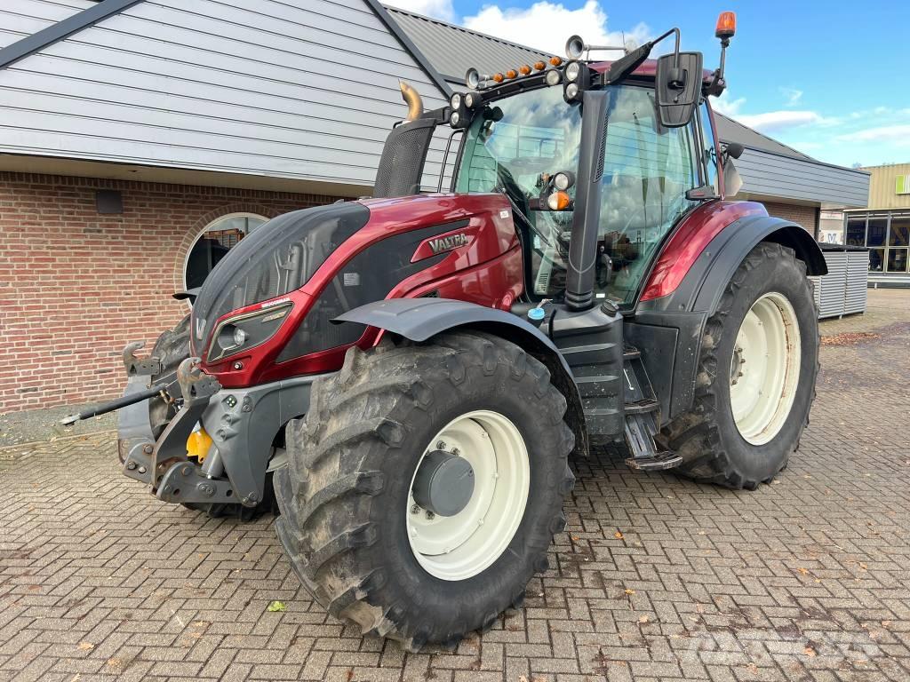 Valtra T 174 Versu Traktory