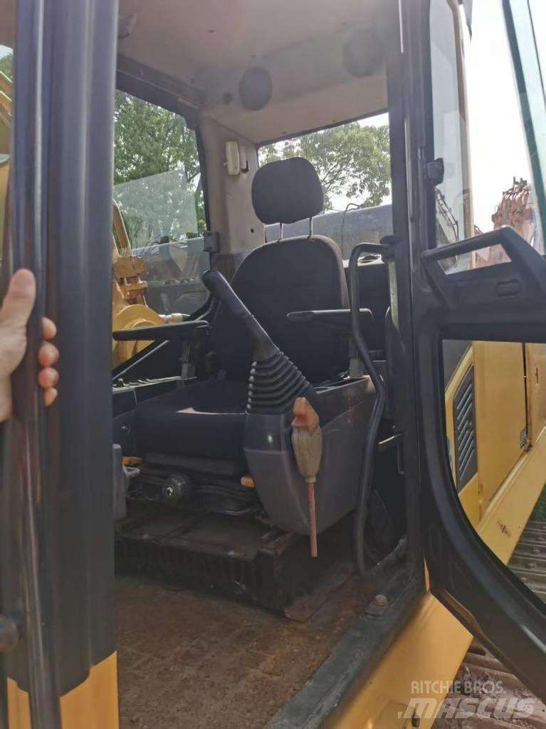 Komatsu PC 400-7 Pásová rýpadla