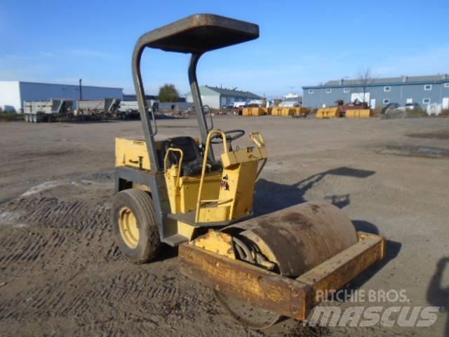 Bomag BW 124 D Tahačové válce