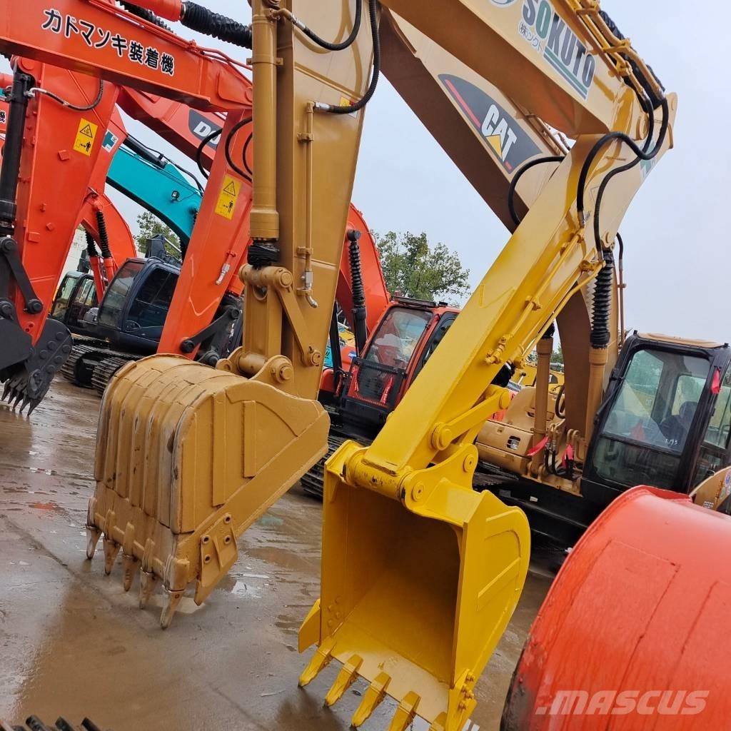 Komatsu PC 130-7 Pásová rýpadla