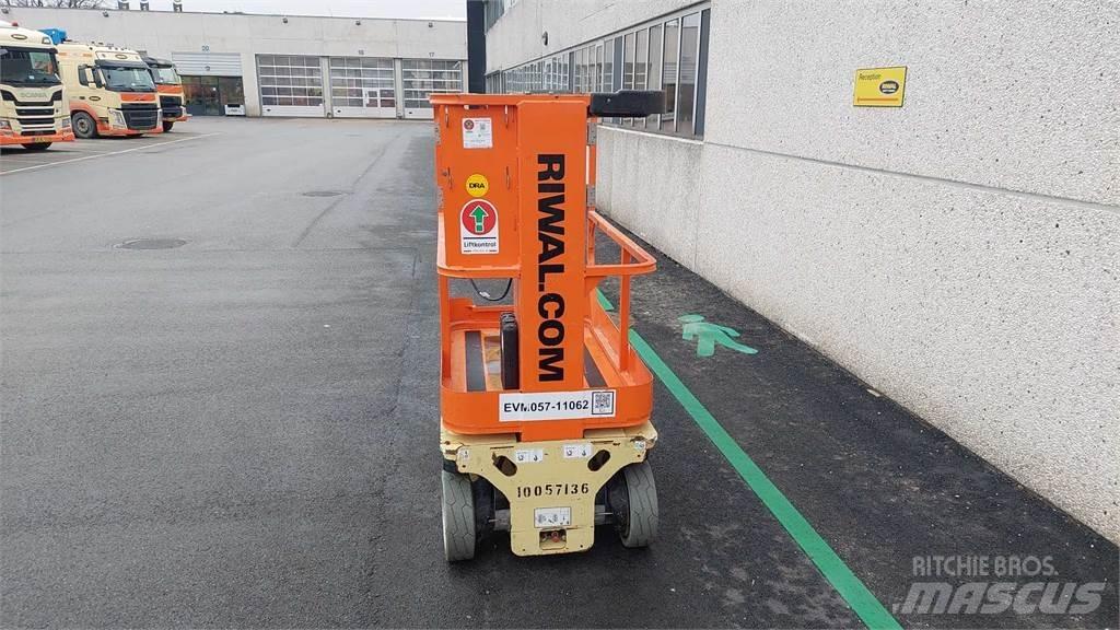 JLG 1230ES Další zvedače a plošiny