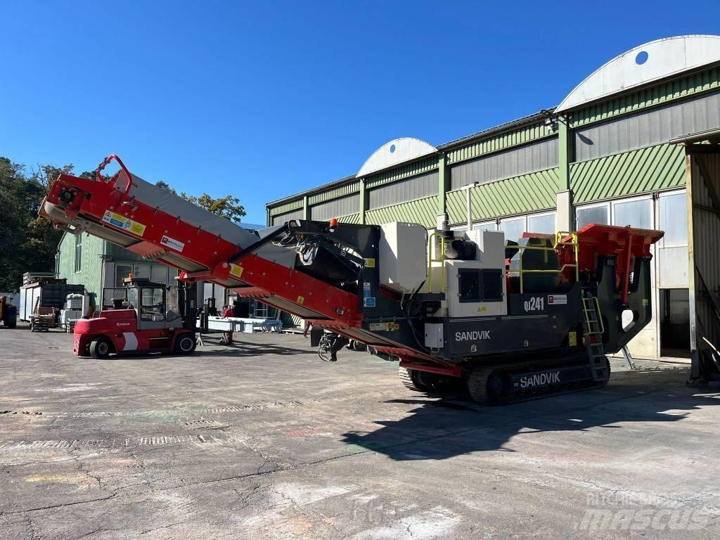 Sandvik QJ 241 Mobilní drtiče