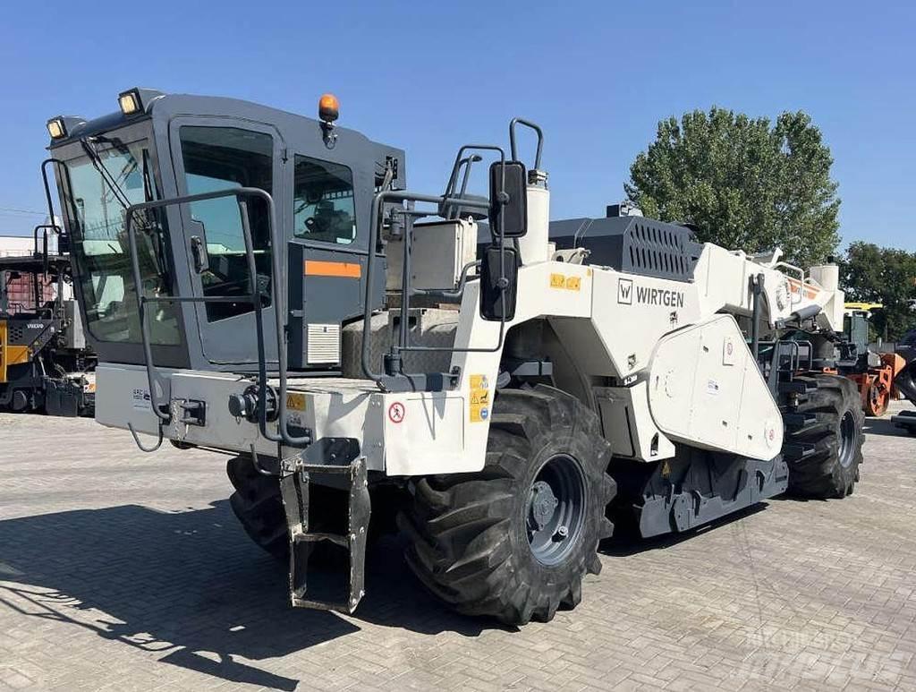Wirtgen WR 2400 Recyklátory asfaltu