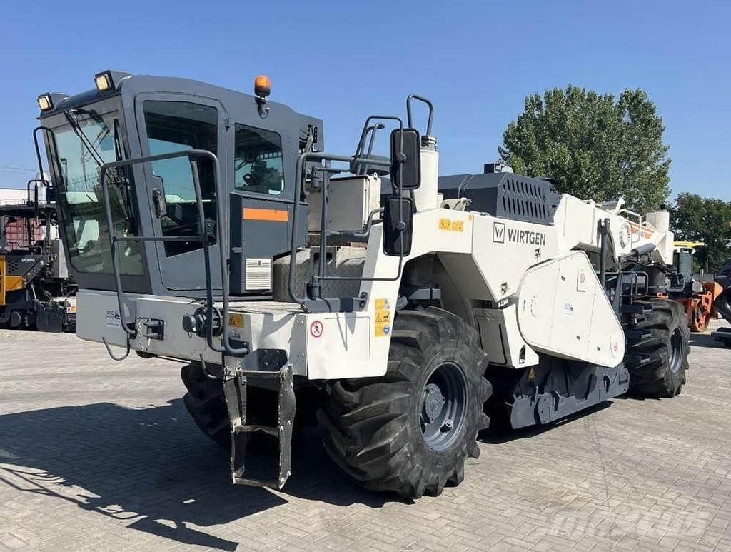 Wirtgen WR 2400 Recyklátory asfaltu