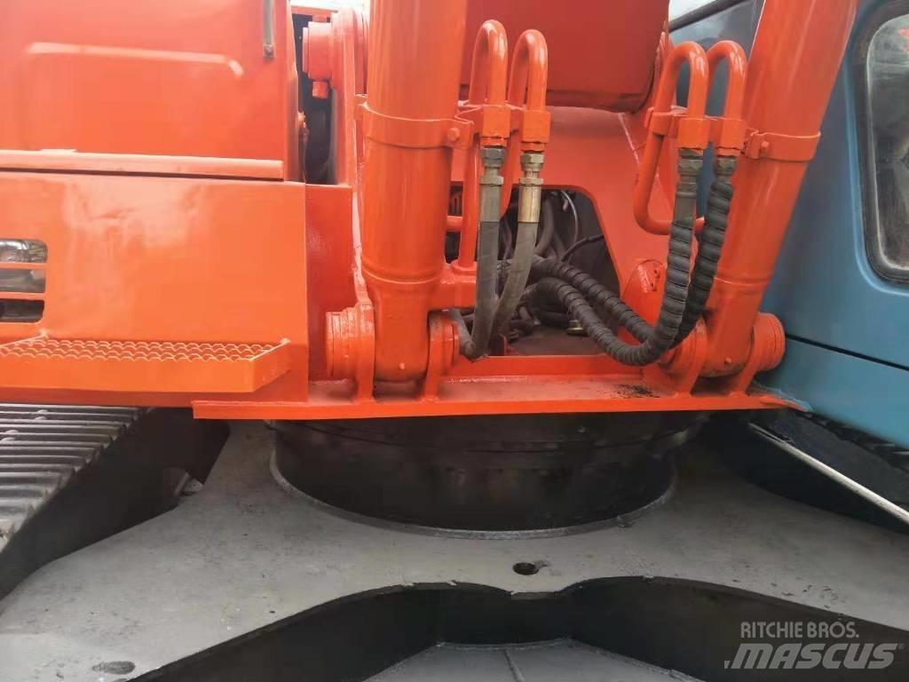 Hitachi EX 200-3 Pásová rýpadla