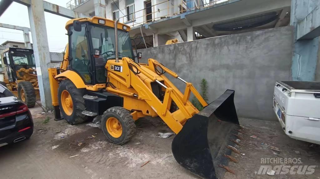 JCB 3 CX Kolové nakladače