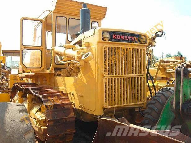 Komatsu D 155 A-1 Pásové dozery