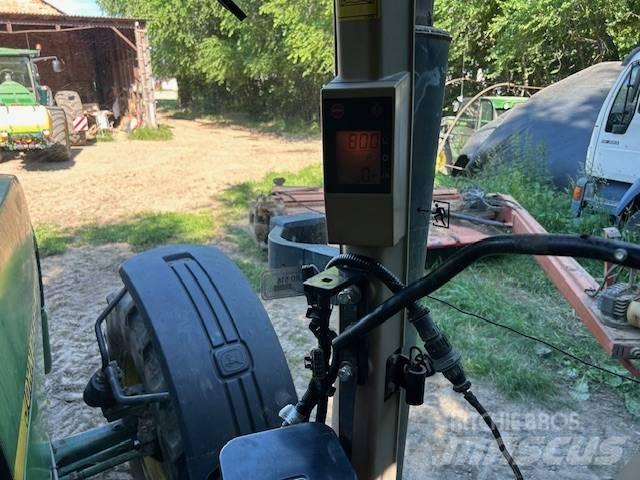 John Deere 8200 Traktory