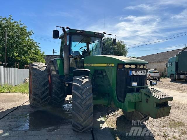 John Deere 8200 Traktory