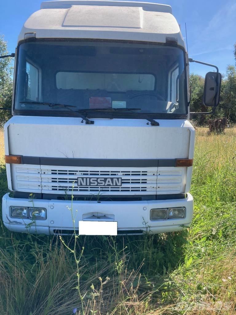Nissan CAMPER L70 Obytné vozy a karavany