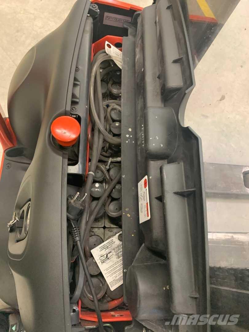 Linde L12 Samohybné vozíky