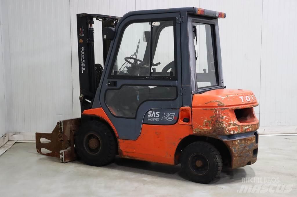 Toyota 62-7FDF25 Dieselové vozíky