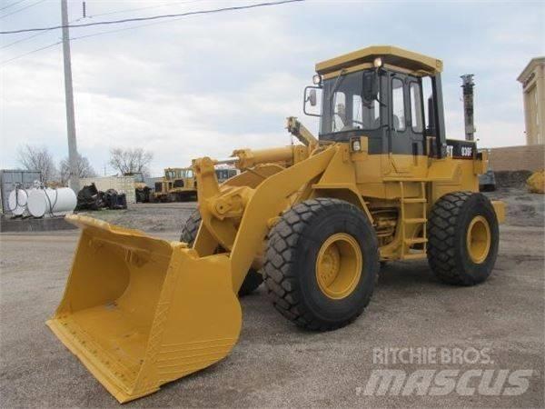 CAT 936 F Kolové nakladače