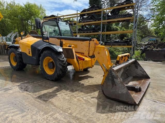 JCB 540-140 Teleskopické manipulátory