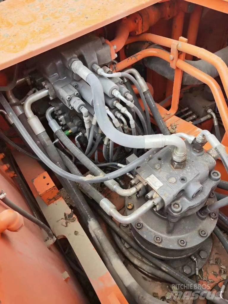 Doosan DX 300 LC Pásová rýpadla
