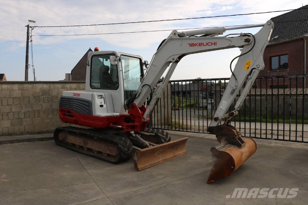 Takeuchi TB 250 Mini rýpadla < 7t