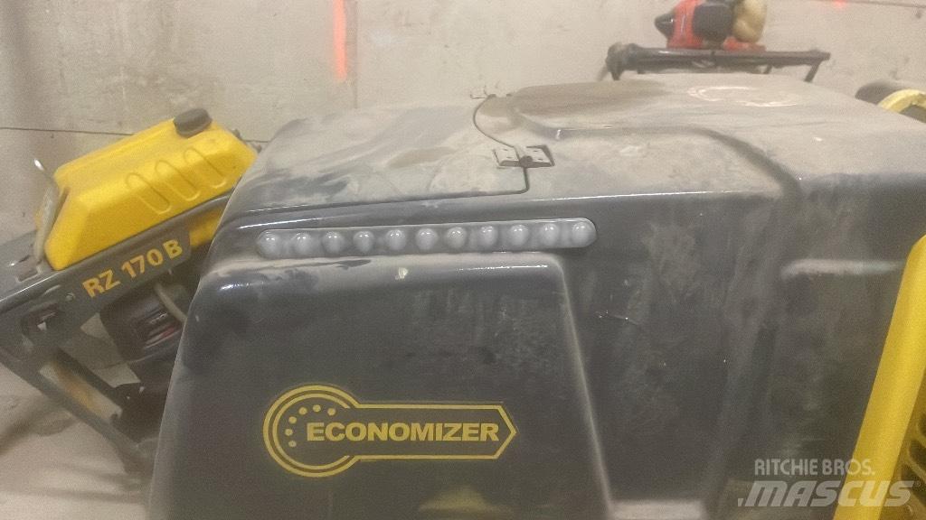 Bomag Bmg8500 Tahačové válce
