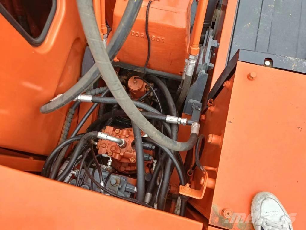 Doosan 150 W Kolová rýpadla