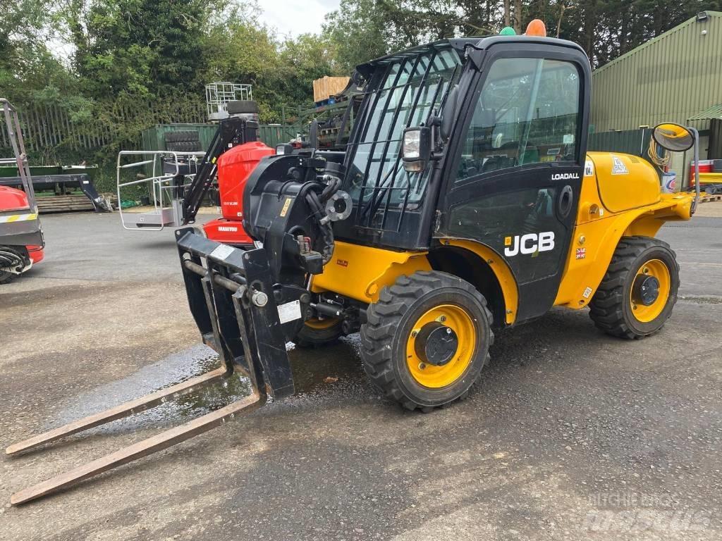 JCB 520-40 Teleskopické manipulátory