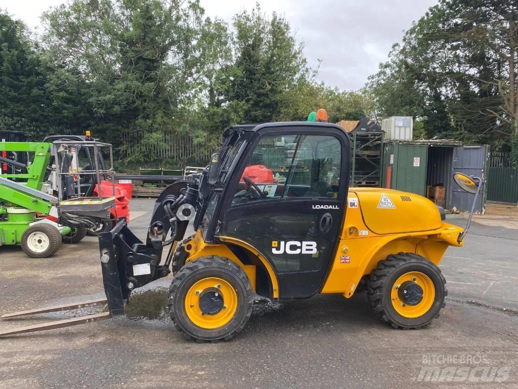 JCB 520-40 Teleskopické manipulátory