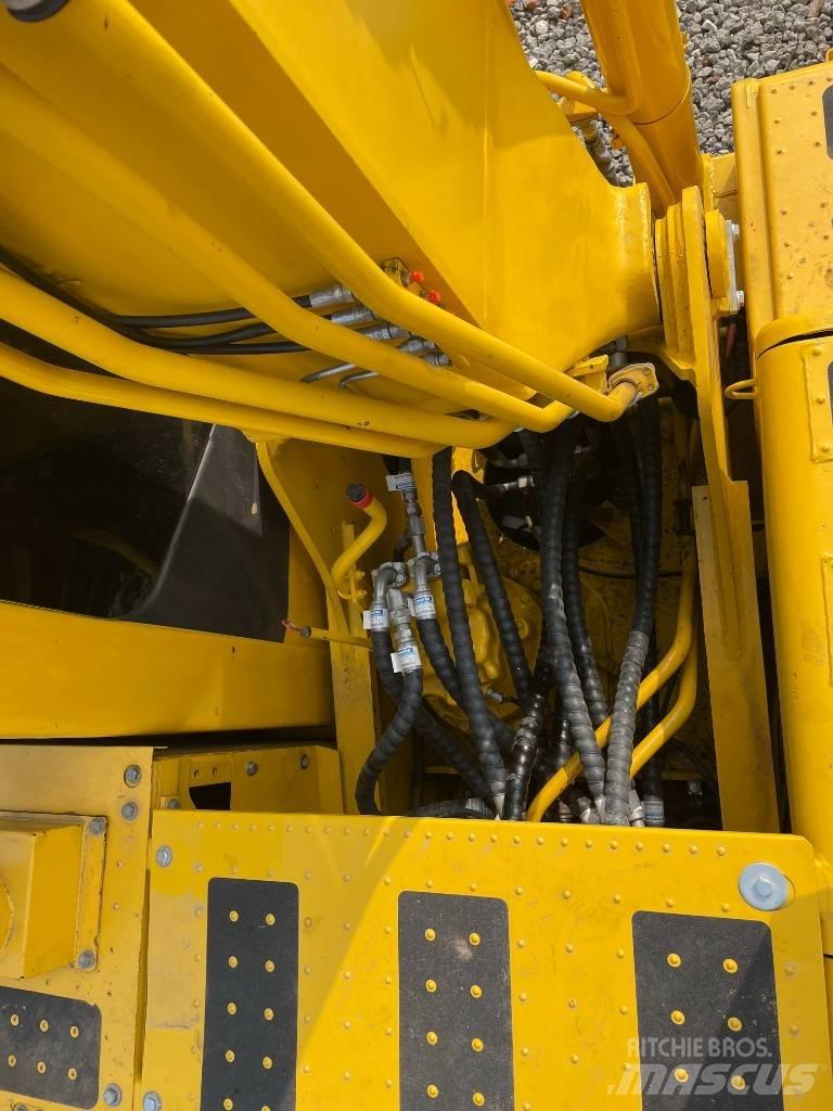 Komatsu PC 200-8 Pásová rýpadla