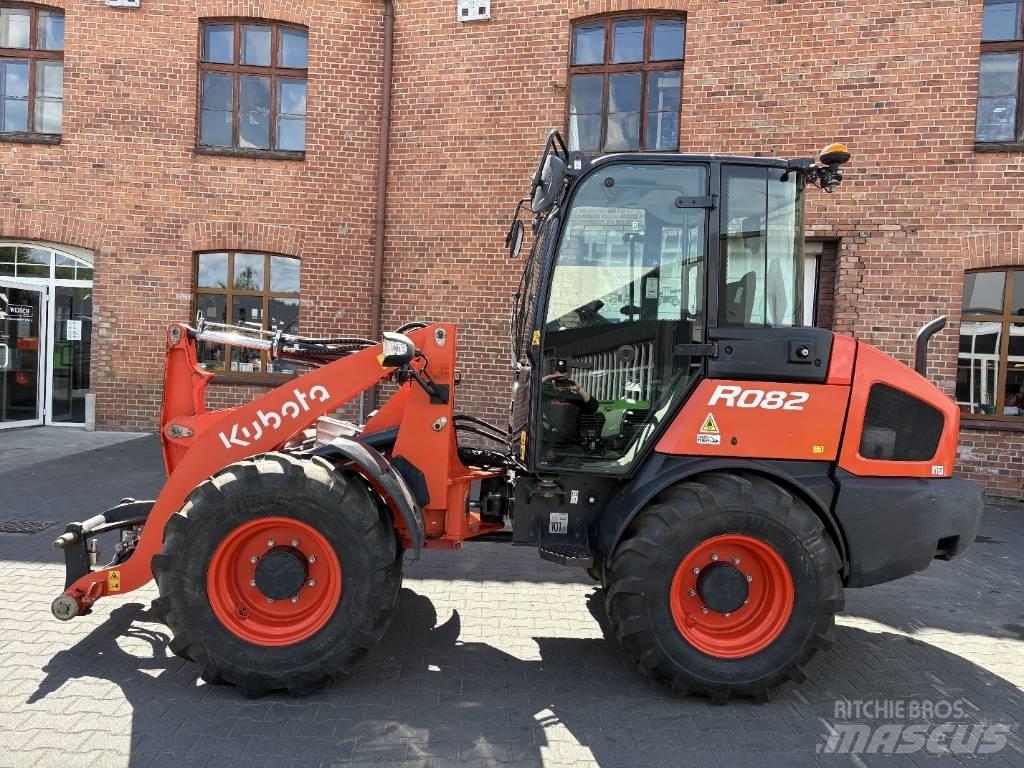 Kubota R 082 Kolové nakladače
