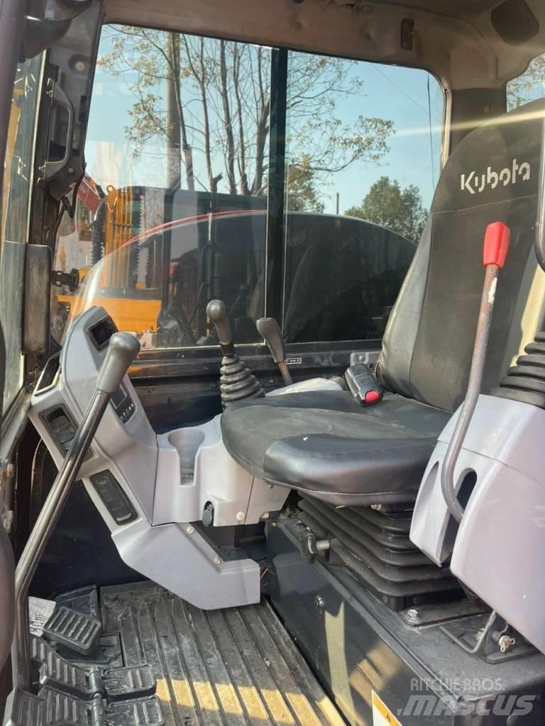 Kubota 165 Pásová rýpadla