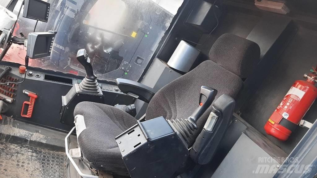 Ahwi PRINOTH RT400 Lesní mulčovače