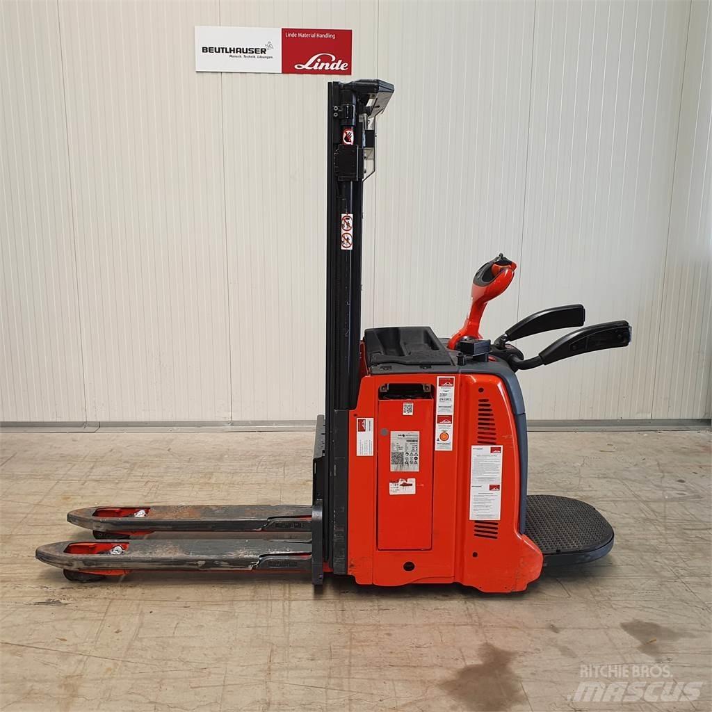Linde D12AP Ručně vedené vysokozdvižné vozíky